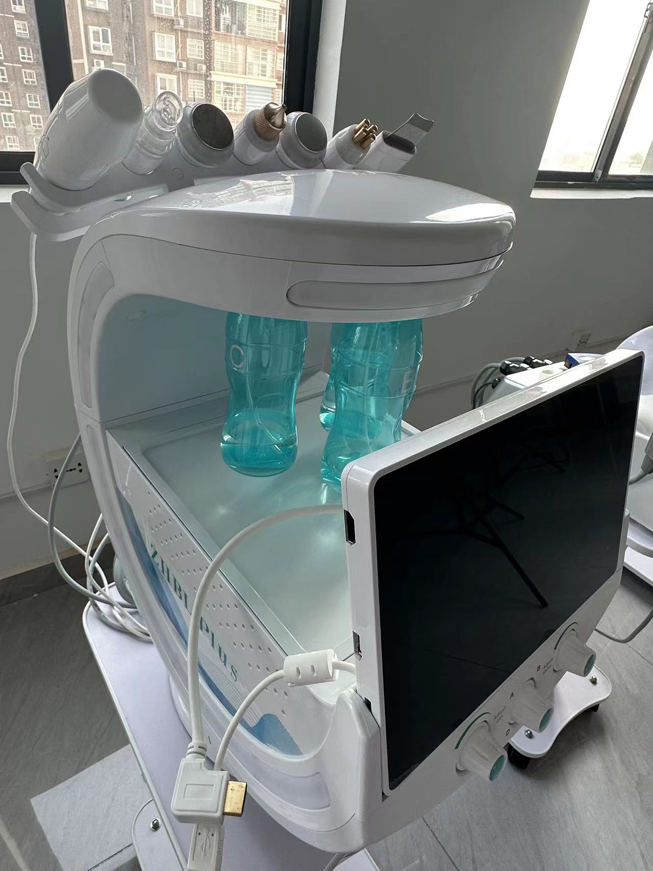 Appareil de soin du visage 7 e - Hydra Dermabrasion Aqua Peel Machine avis et prix